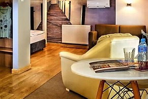 Stare Kino Cinema Residence