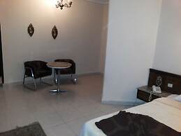 Kanzy Hotel