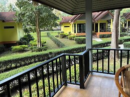 Tonsai Bay Resort