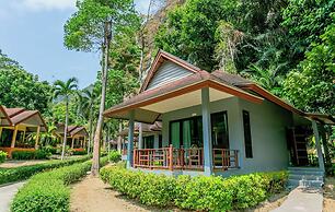 Tonsai Bay Resort