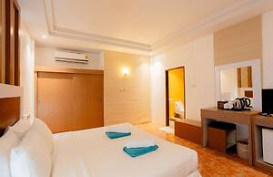 Tonsai Bay Resort