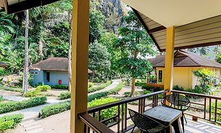 Tonsai Bay Resort