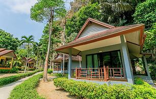 Tonsai Bay Resort
