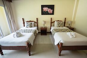 Pranang Flora House