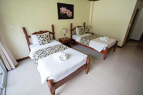 Pranang Flora House