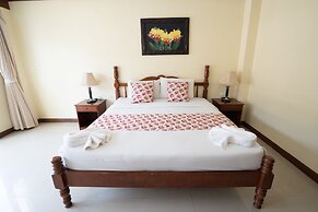 Pranang Flora House