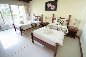 Pranang Flora House