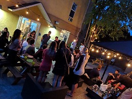 HI Kelowna Hostel