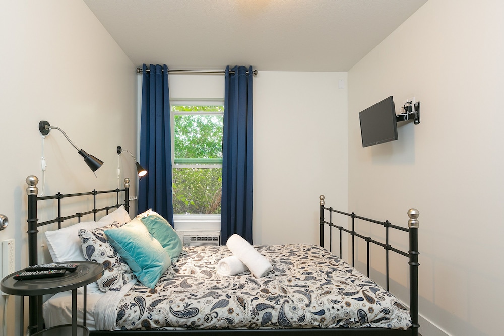 HI Kelowna Hostel