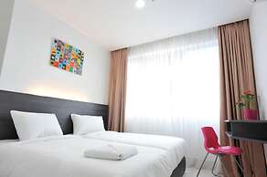 V Hotel