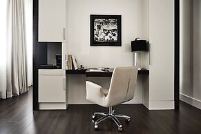 Roomers Berlin Steinplatz, Autograph Collection