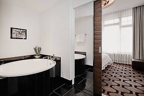 Roomers Berlin Steinplatz, Autograph Collection
