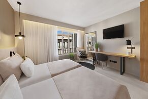 Hotel Almudaina