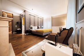 Blue City Hotel