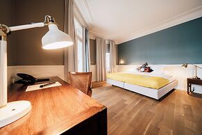 Blue City Hotel