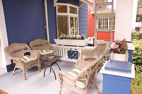 Cambie Lodge B&B