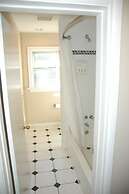 Cambie Lodge B&B