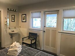 Cambie Lodge B&B