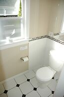 Cambie Lodge B&B