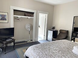 Douglas Guest House