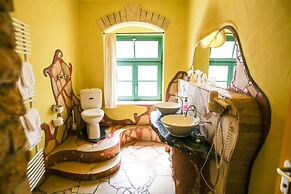 Backstage Hotel