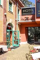 Backstage Hotel