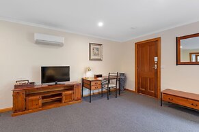 Hideaway on George