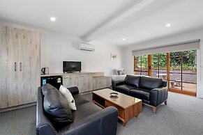 Hideaway on George