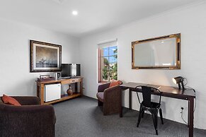 Hideaway on George