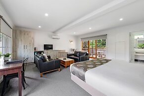 Hideaway on George