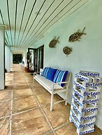 Sixteen Guest House on Main