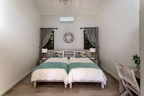 Sixteen Guest House on Main