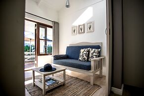 Sixteen Guest House on Main