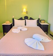 Daphne Hotel