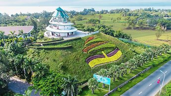 Carmelina Beach Resort