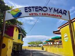 Hotel Estero y Mar