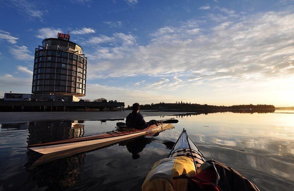 Clarion Lakeside Inn & Conference Centre
