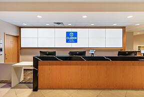 Clarion Lakeside Inn & Conference Centre