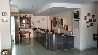 Moniatis Hotel