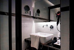 M Boutique Hotel