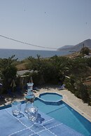 Sarikampos Beach