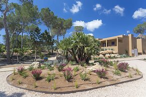 Ses Eufabietes Apartments & Restaurant