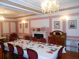 Dundrum House