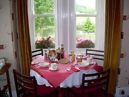 Riverside House Bed & Breakfast
