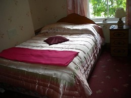 Riverside House Bed & Breakfast