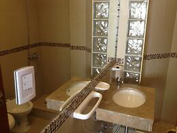 Lorenzo Suites Hotel