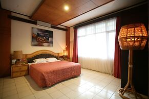 Puri Naga Beachfront Cottages