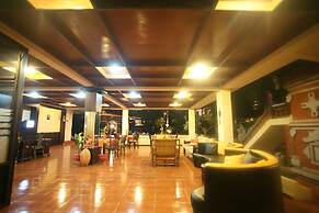 Puri Naga Beachfront Cottages