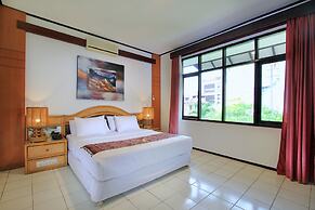 Puri Naga Beachfront Cottages