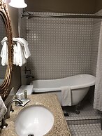 Hotel Senator